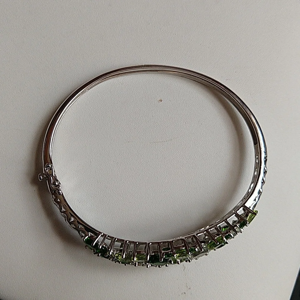 Green and clear gemstone sterling silver 925 bracelet hinged bangle - Picture 3 of 12